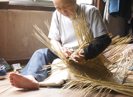 篠竹のかご