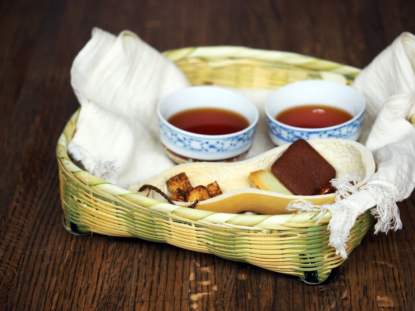 四角カゴ茶